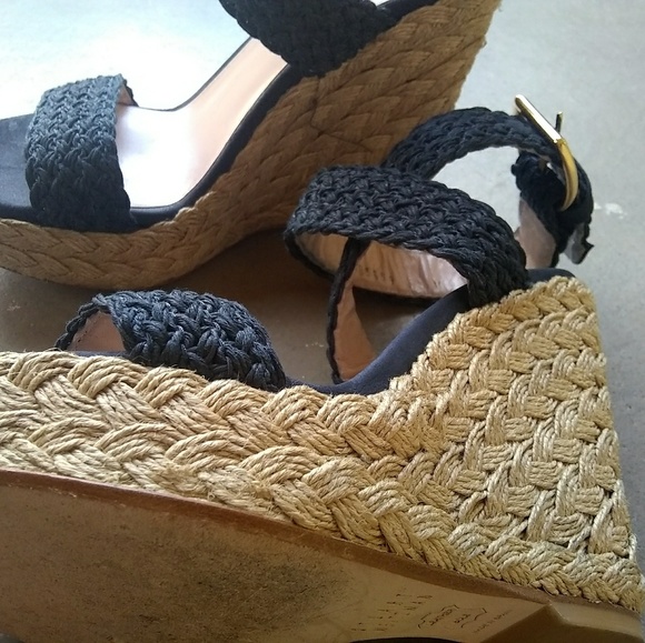 Stuart Weitzman Alex Crochet Sandal Wedges, Sz 6 - Picture 4 of 6